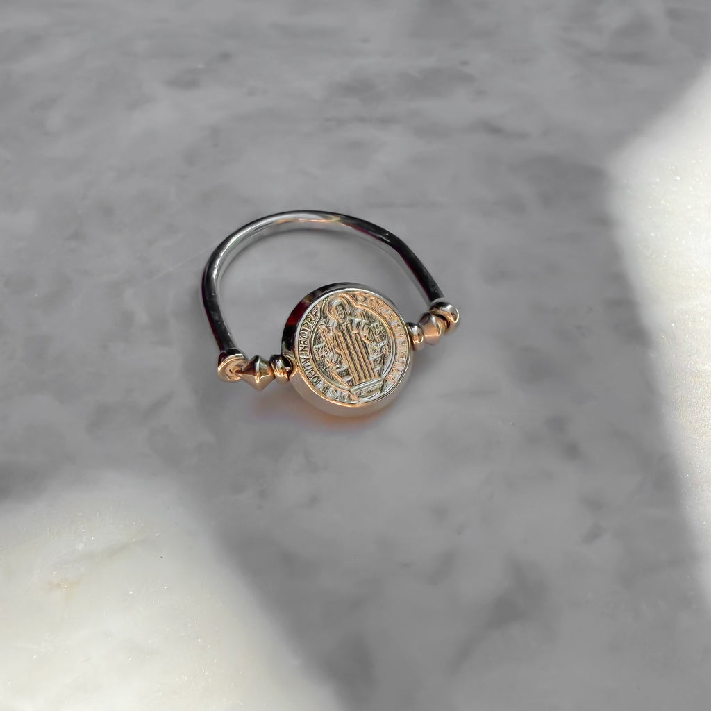 Medallion Flip RIng
