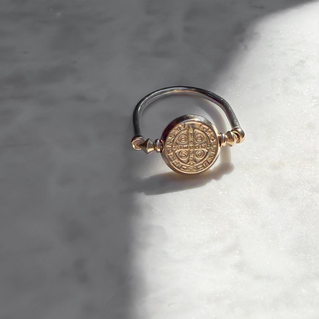 Medallion Flip RIng