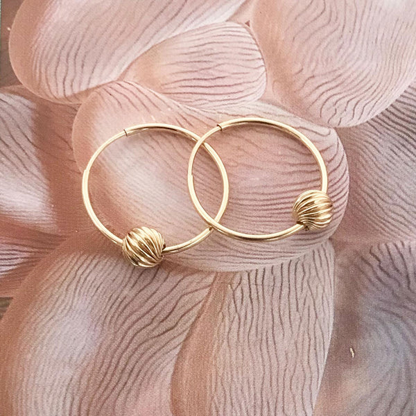 Amy Tamblyn Simple Hoops with Ribbed Bead