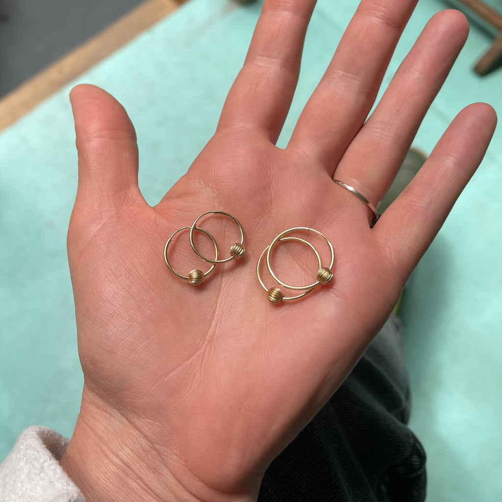 Simple Hoops with Ribbed Bead